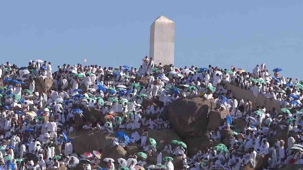 Jabal-e-Rehmat (Mount Arafat)