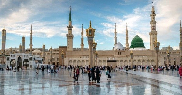 Madinah Ziyarat — 2H